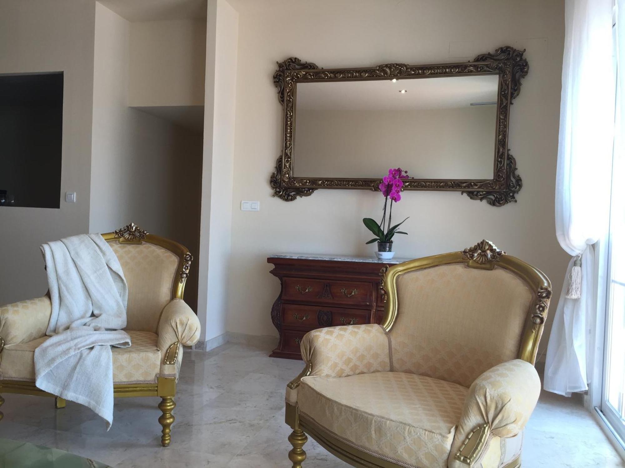 Ferienhaus Luxury Duplex With Views. Marbella